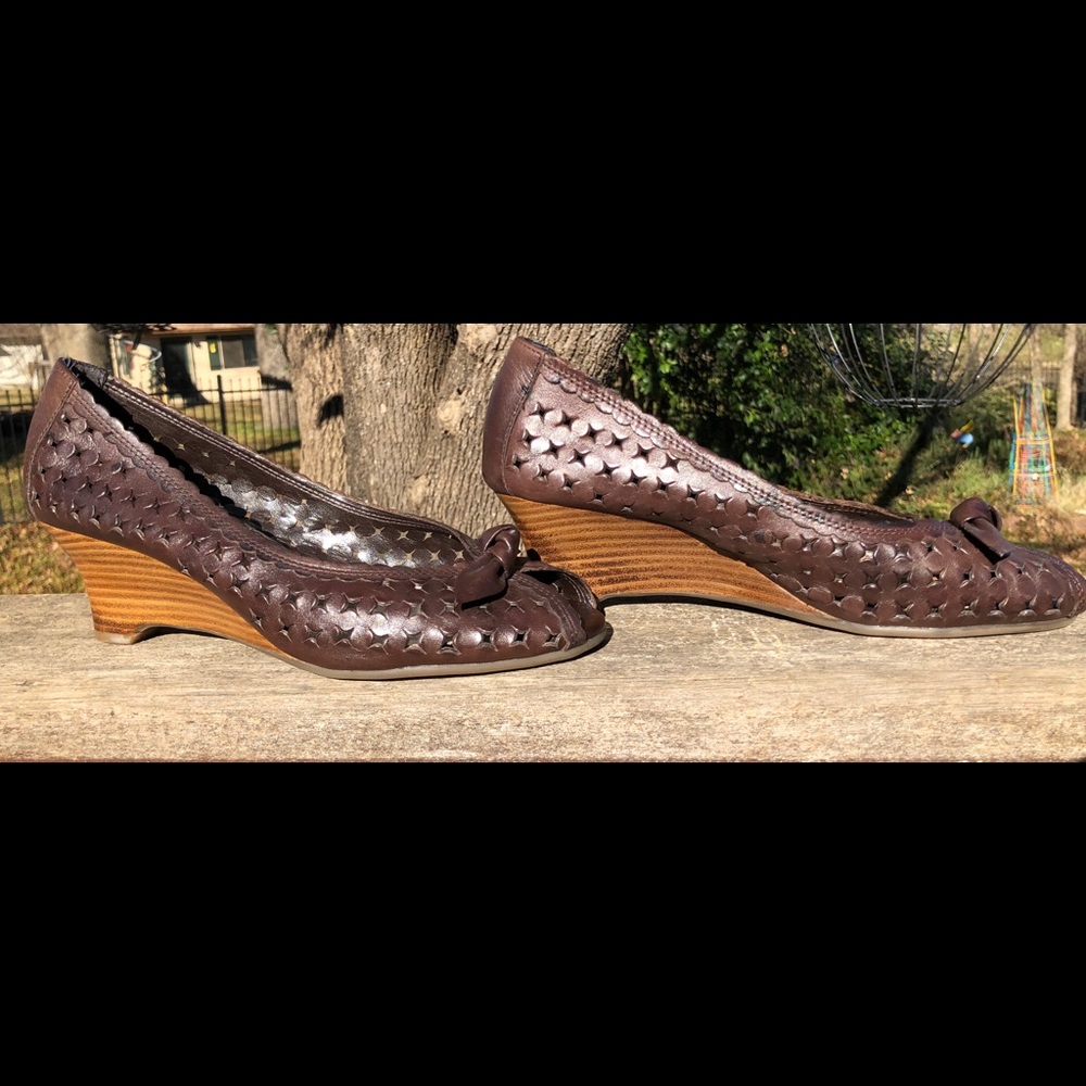 NWOT laser cut leather wedges